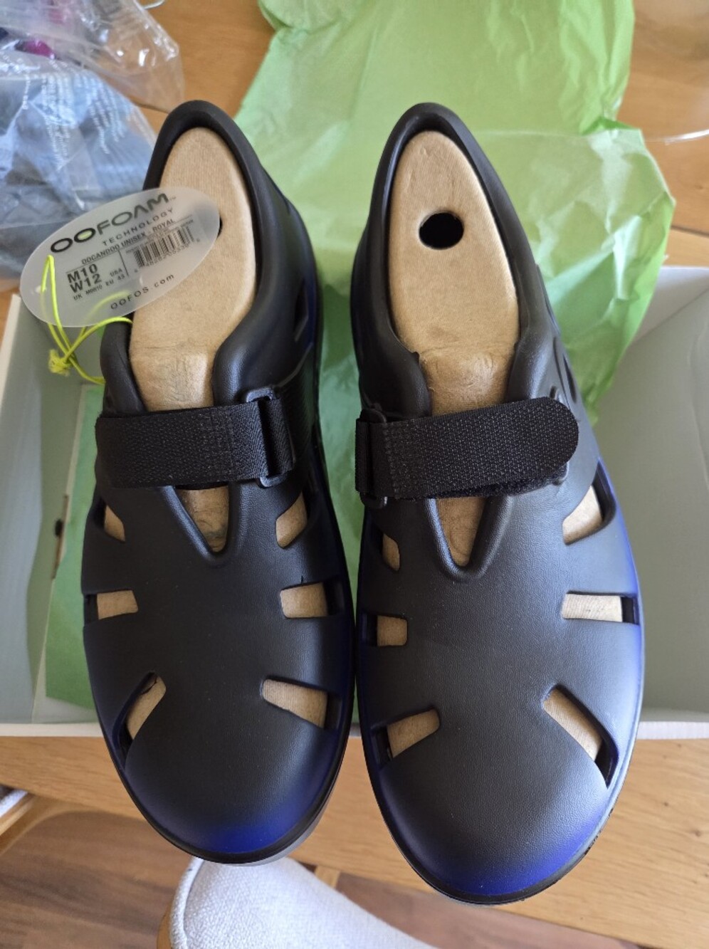 NIB OOFOS Oocandoo Water Shoes - Black/Blue - Size 12 W- Unisex Recovery Sandals